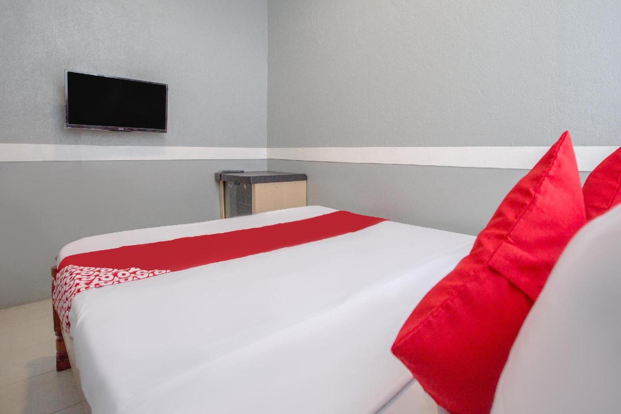 Oyo 588 Sunrock Resort อันติโปโล ภายนอก รูปภาพ